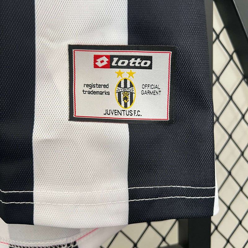 Camisa Retrô Juventus 2001/2002 Home Masculina