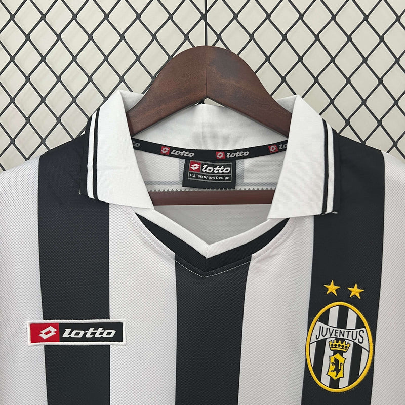 Camisa Retrô Juventus 2001/2002 Home Masculina