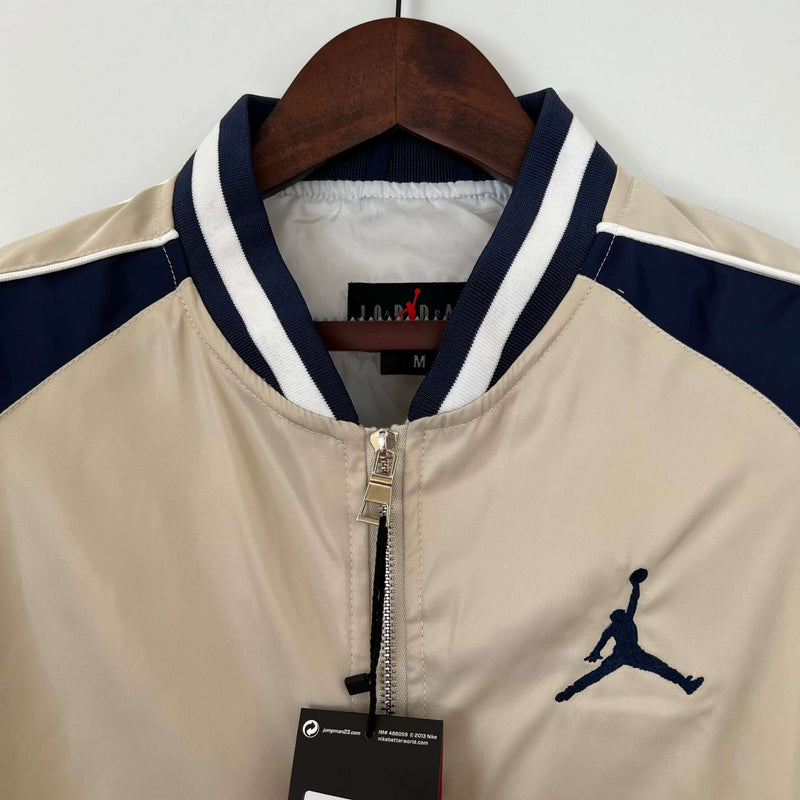 casaco corta vento Nike AIR JORDAN 2023